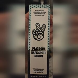 Peace Out Dark Spots Serum - White